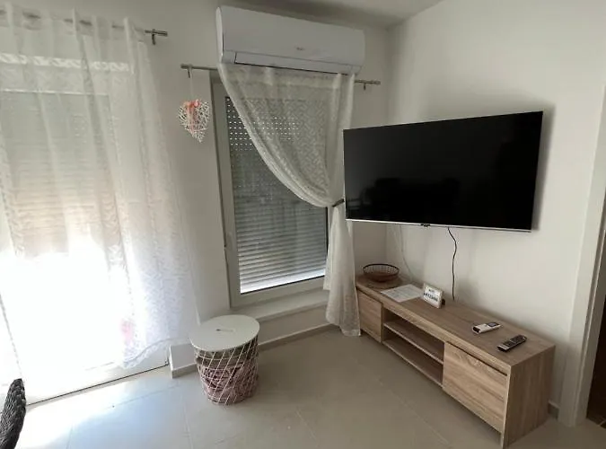 Janhaz アパート